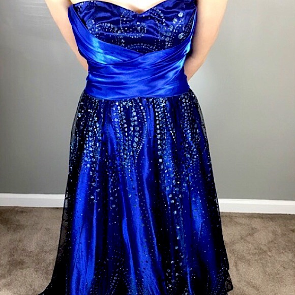 Pageant/Prom/Homecoming Gown - Picture 3 of 5